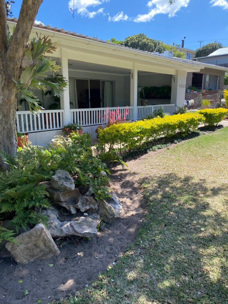 5 Bedroom Property for Sale in Seafield Eastern Cape